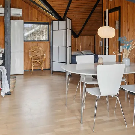 Cozy With Personal Decor بيت للعطل Rødby