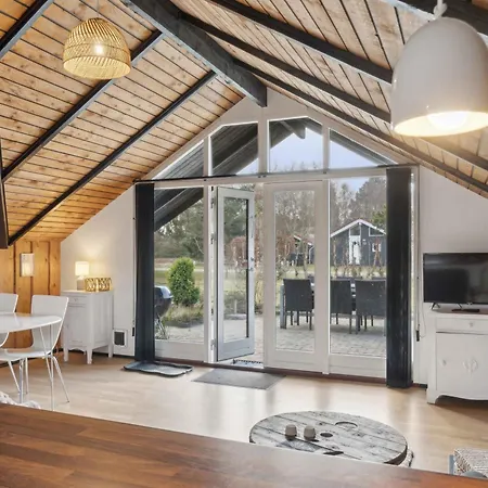 بيت للعطل Cozy With Personal Decor Rødby
